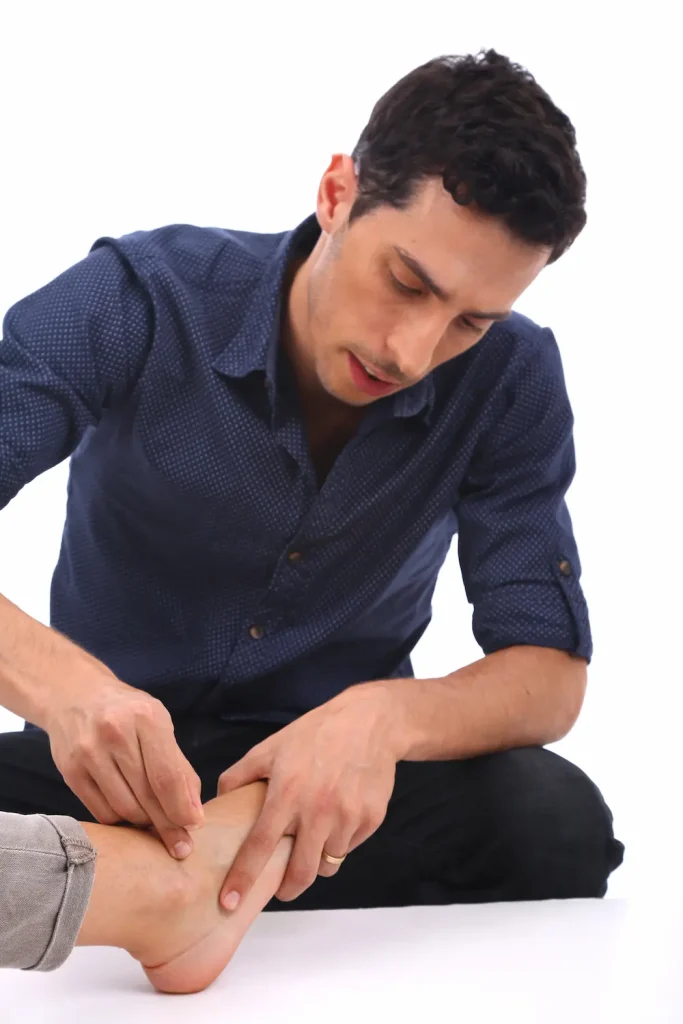 מעיין פנחסי מטפל מוסמך ברפואה סינית ודיקור סיני בקליניקה בנס ציונה